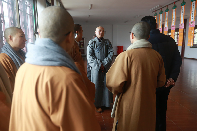 陪同达理法师一行参观了江苏省佛学院慈恩学院尼众院,崇德楼,佛学院
