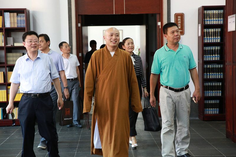 主页 寺院新闻 正文 江苏省宗教局副局长周伟文,江苏省宗教局宗教
