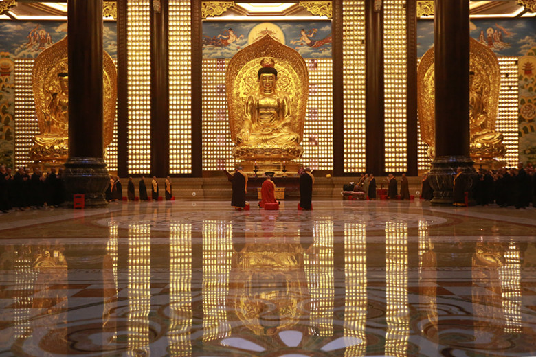 纪念灵山大佛开光二十周年祥符禅寺启建冥阳两利水陆普度胜会暨千僧斋