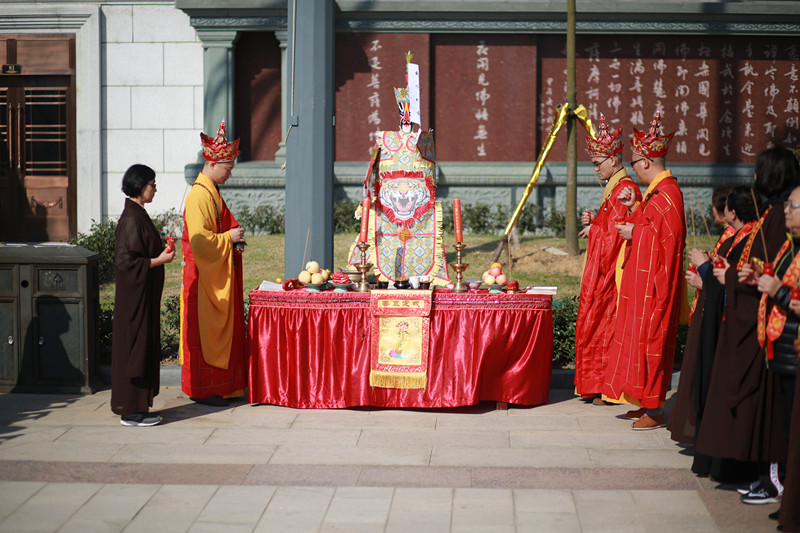 无锡灵山祥符禅寺水陆法会动态第三天内坛起坛结界发符悬幡