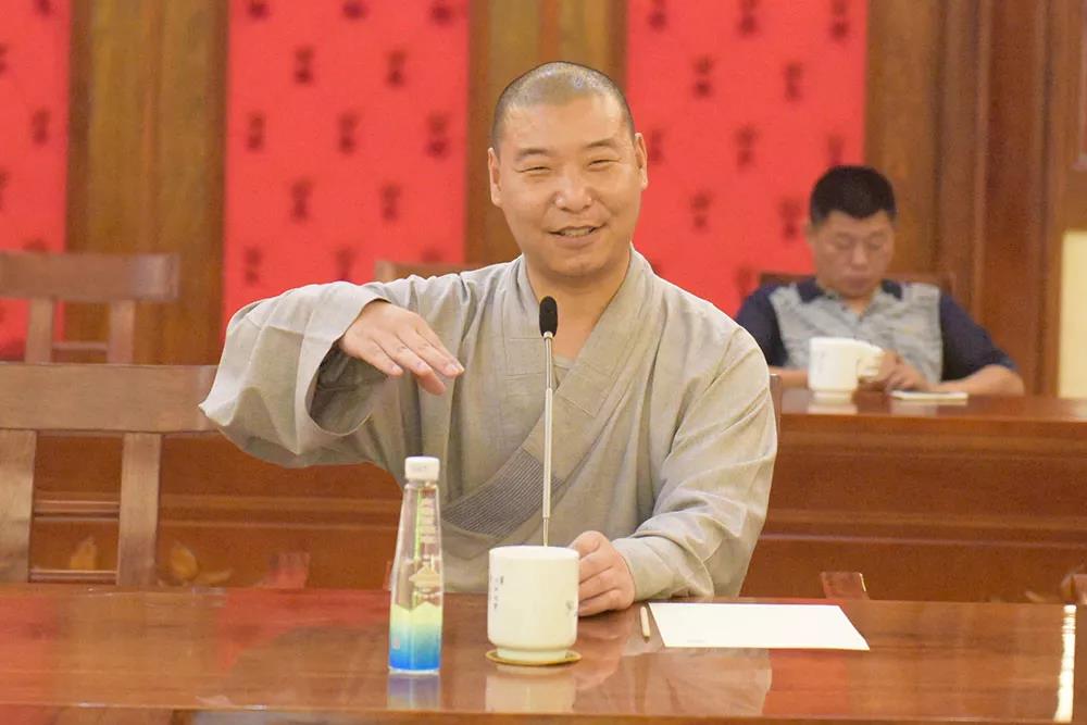 悟生法师介绍慈恩学院相关情况