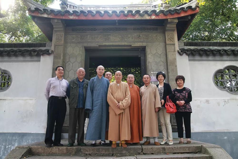 2015年无相长老参观龙光寺